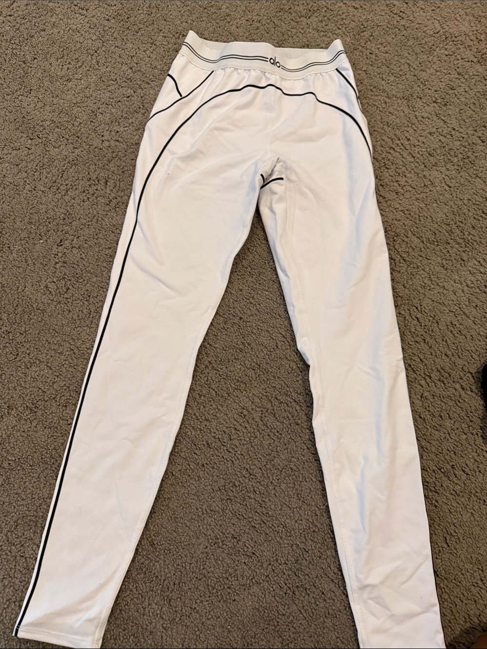 ALO Yoga women’s White Leggings with Black Piping